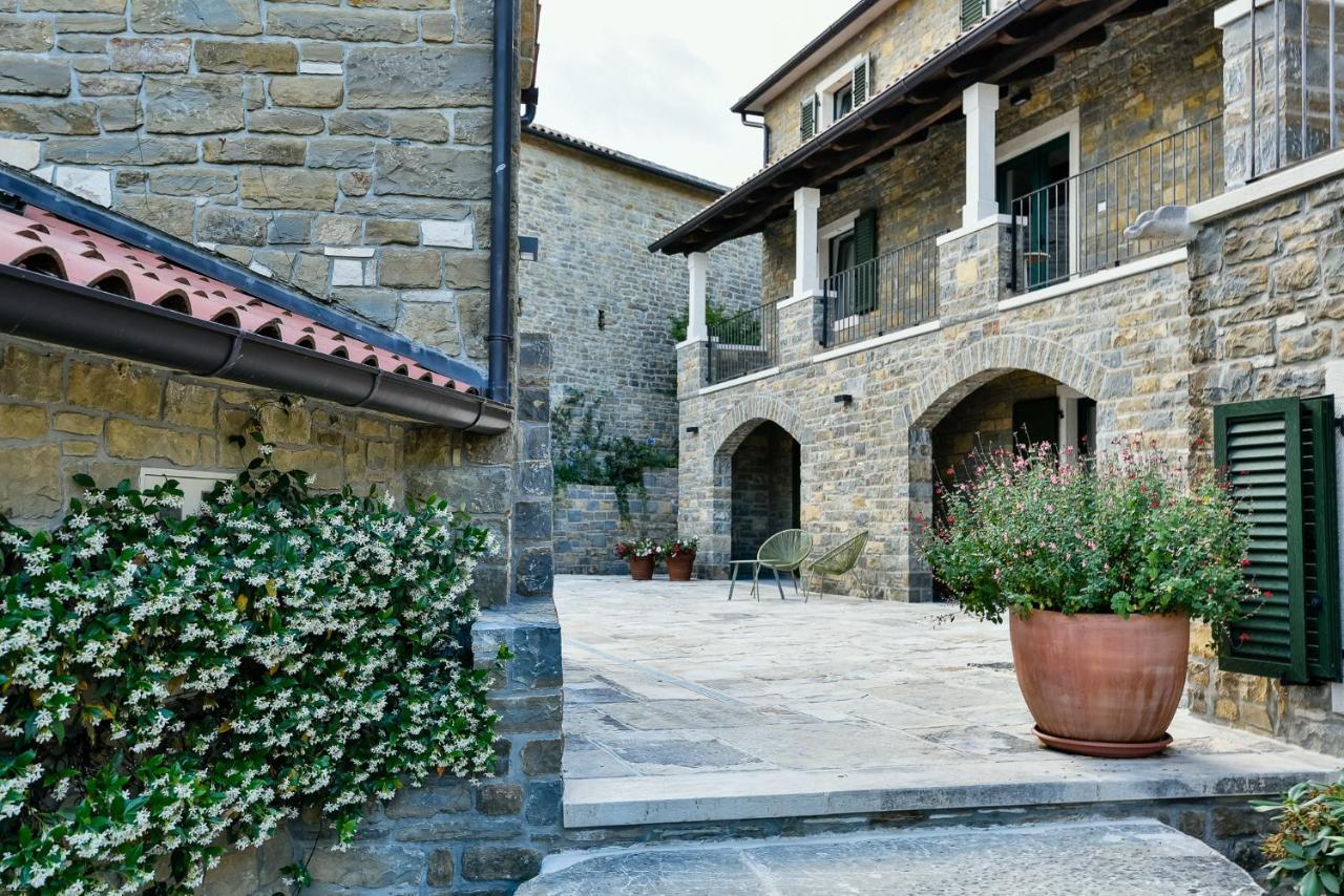 L'Abbraccio Della Quercia Διαμέρισμα Momjan Εξωτερικό φωτογραφία